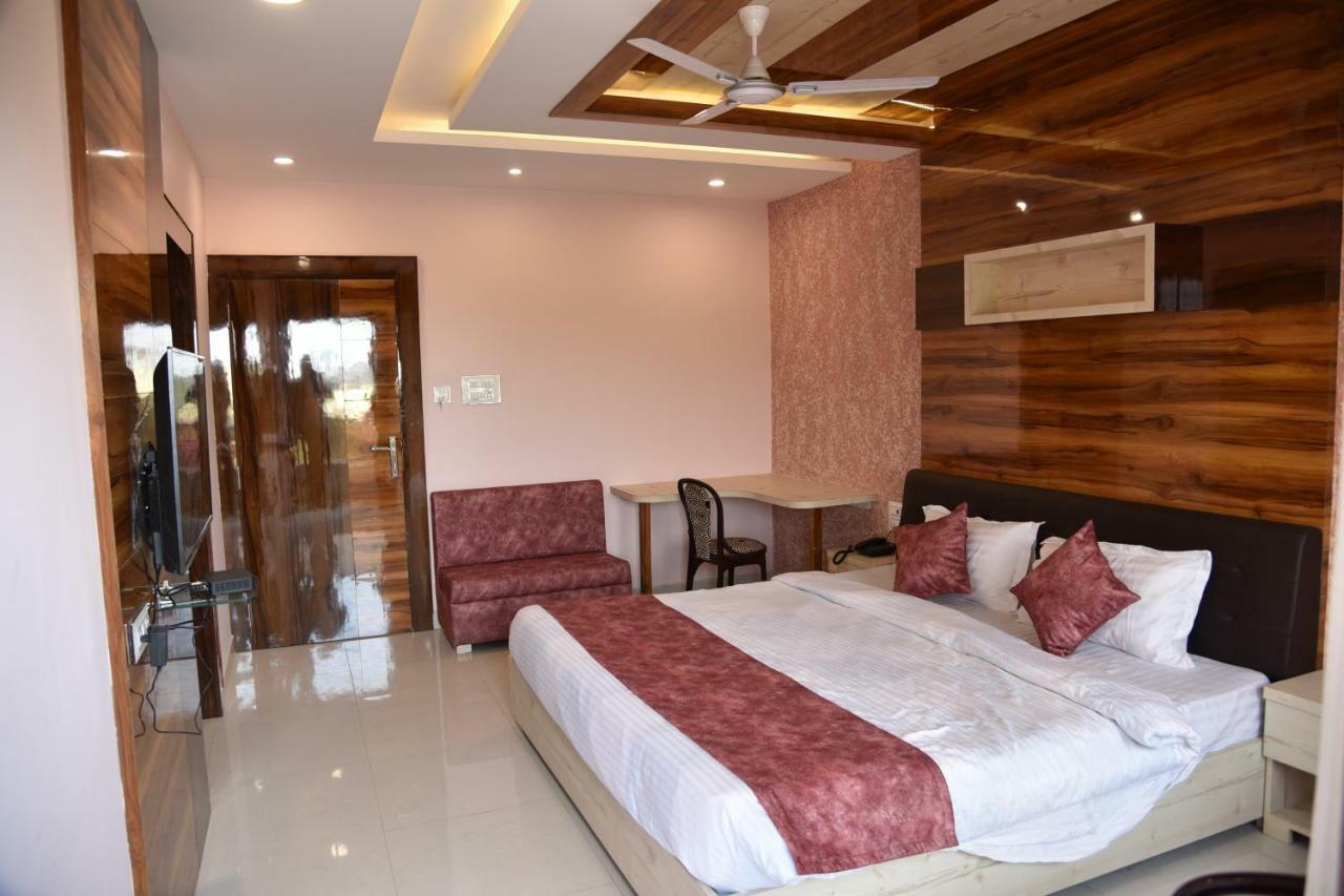 Hotel Pushpanjali Bhopal Exterior photo